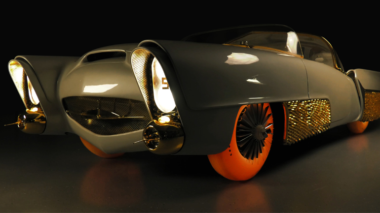 Το πρωτότυπο Golden Sahara II του ’50 με ελαστικά που έχουν εσωτερικό φωτισμό!